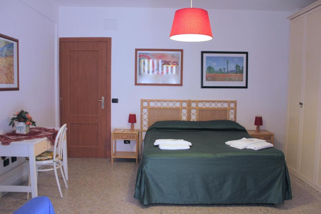 Tourist House Roma Aparthotel Bilik gambar