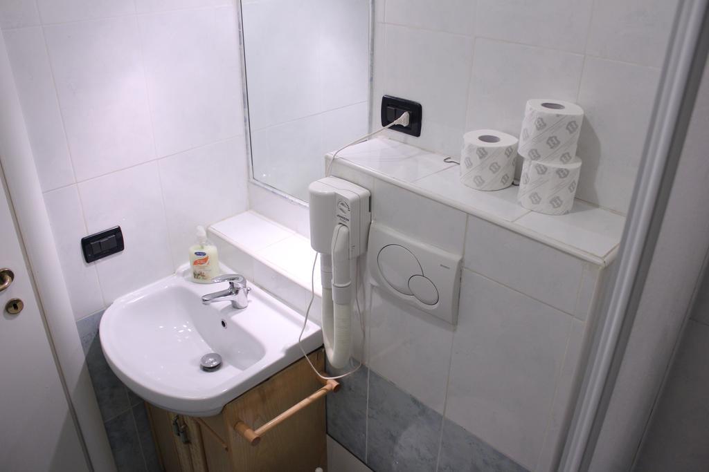 Tourist House Roma Aparthotel Bilik gambar
